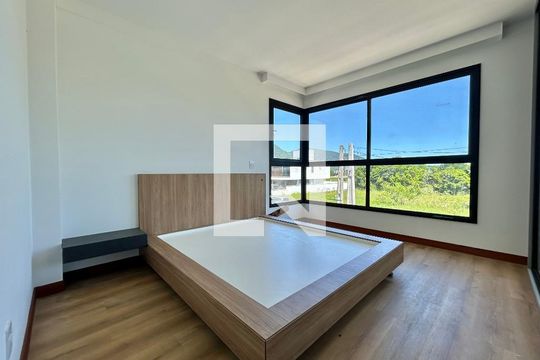 Suíte  de casa para alugar com 3 quartos, 160m² em Autódromo, Florianópolis