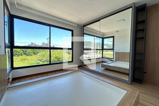 Suíte  de casa para alugar com 3 quartos, 160m² em Autódromo, Florianópolis