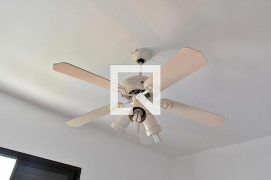 Quarto de apartamento para alugar com 3 quartos, 78m² em Chácara Inglesa, São Paulo