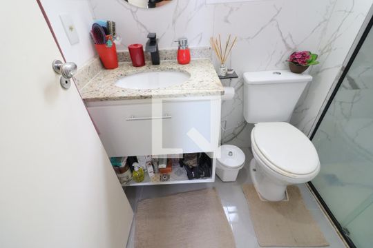 Banheiro da Suíte 1 de apartamento à venda com 2 quartos, 57m² em Umuarama, Osasco