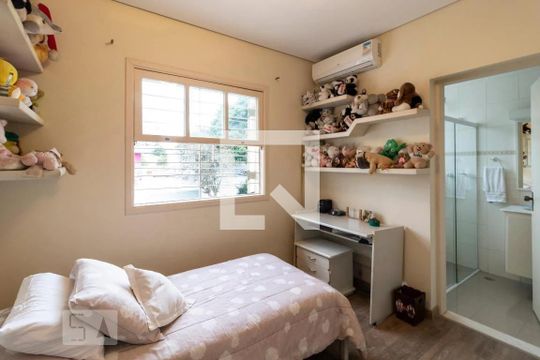 Casa à venda com 4 quartos, 350m² em Parque Colonial, São Paulo
