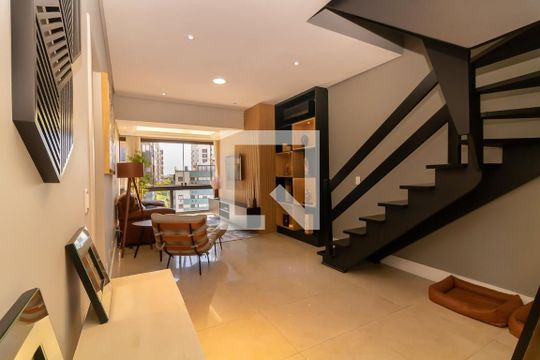 Sala  de apartamento para alugar com 2 quartos, 182m² em Auxiliadora, Porto Alegre