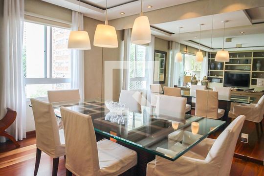 Sala de apartamento à venda com 3 quartos, 129m² em Real Parque, São Paulo