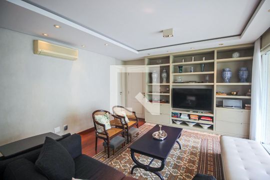 Sala de apartamento à venda com 3 quartos, 129m² em Real Parque, São Paulo