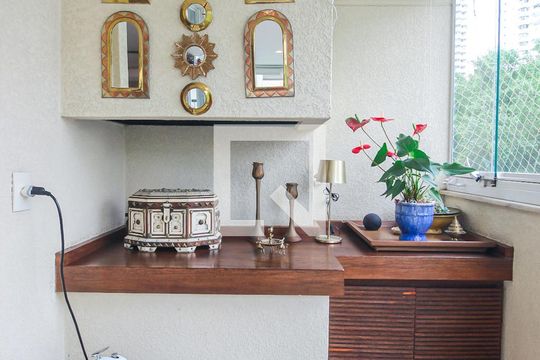 Varanda da Sala de apartamento à venda com 3 quartos, 129m² em Real Parque, São Paulo