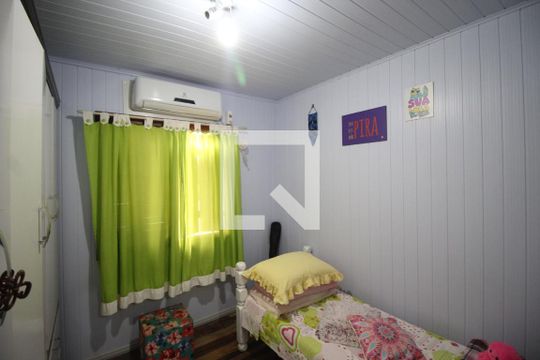 Quarto 2 de casa à venda com 5 quartos, 156m² em Jardim Carvalho, Porto Alegre