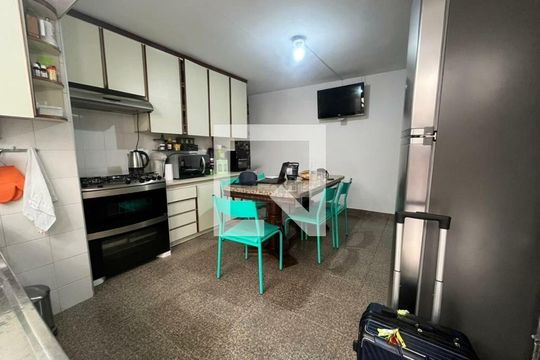 Casa à venda com 3 quartos, 600m² em Bosque da Saúde, São Paulo