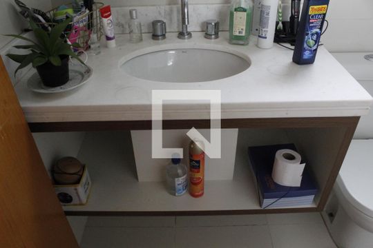 Banheiro Social de apartamento à venda com 2 quartos, 83m² em Barra Olímpica, Rio de Janeiro
