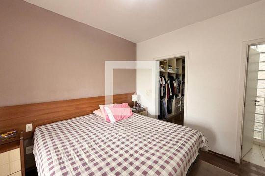 Suíte de casa à venda com 4 quartos, 500m² em Vila Agricola, Jundiaí