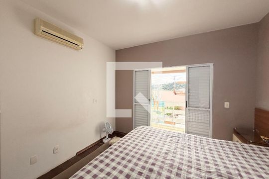 Suíte de casa à venda com 4 quartos, 500m² em Vila Agricola, Jundiaí