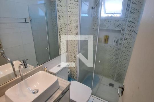 Banheiro de apartamento à venda com 2 quartos, 48m² em Padroeira, Osasco