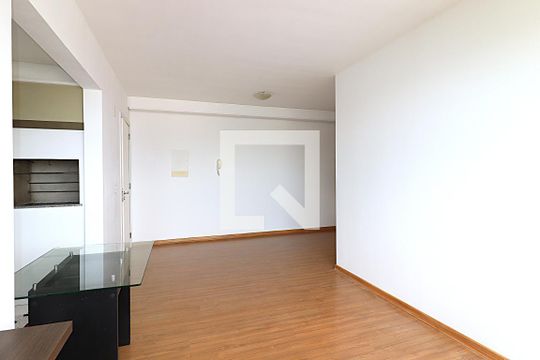 Sala de apartamento para alugar com 3 quartos, 75m² em São João, Porto Alegre