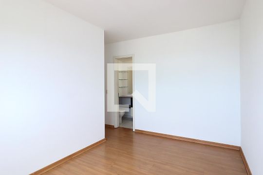 Suíte de apartamento para alugar com 3 quartos, 75m² em São João, Porto Alegre