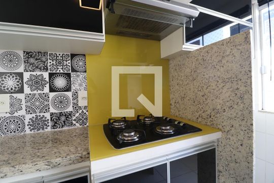 Cozinha de apartamento para alugar com 2 quartos, 62m² em Santa Mônica, Uberlândia