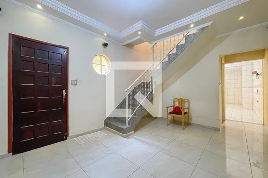 Sala de casa à venda com 3 quartos, 193m² em Novo Osasco, Osasco