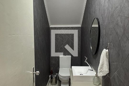 Lavabo de casa para alugar com 3 quartos, 208m² em Vila Valparaíso, Santo André