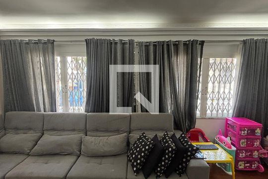 Sala de casa para alugar com 3 quartos, 208m² em Vila Valparaíso, Santo André