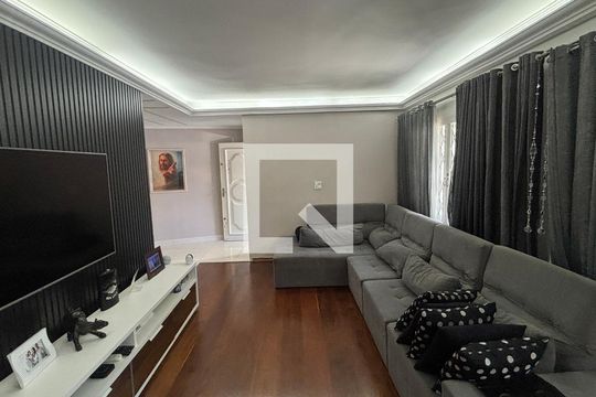 Sala de casa para alugar com 3 quartos, 208m² em Vila Valparaíso, Santo André