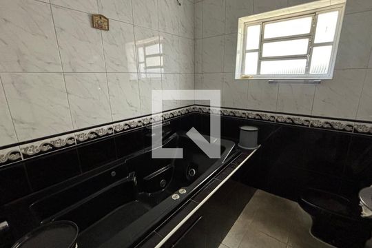 Banheiro de casa para alugar com 5 quartos, 374m² em Vila Scarpelli, Santo André