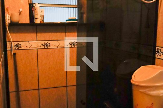 Banheiro 1 de casa para alugar com 1 quarto, 51m² em Jardim Cirino, Osasco