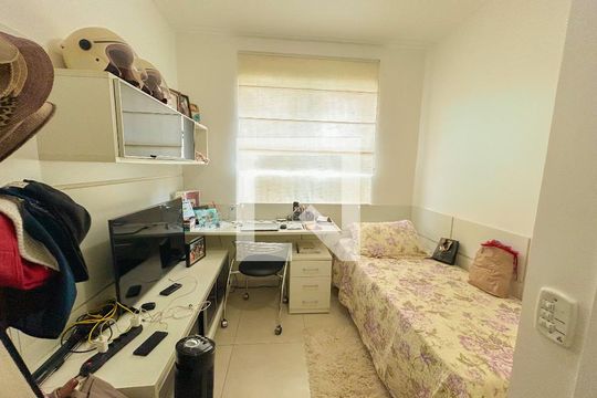 Apartamento à venda com 3 quartos, 178m² em Heliópolis, Belo Horizonte