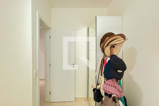 Apartamento à venda com 3 quartos, 178m² em Heliópolis, Belo Horizonte