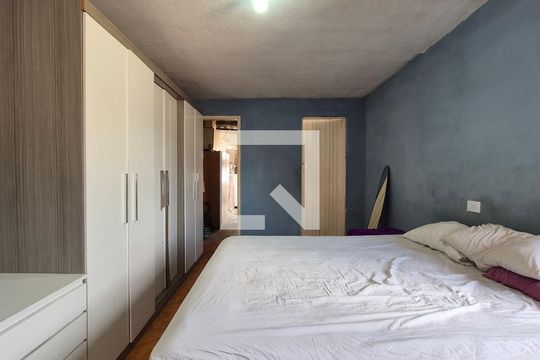 Suíte de casa para alugar com 3 quartos, 179m² em Vila Metalúrgica, Santo André