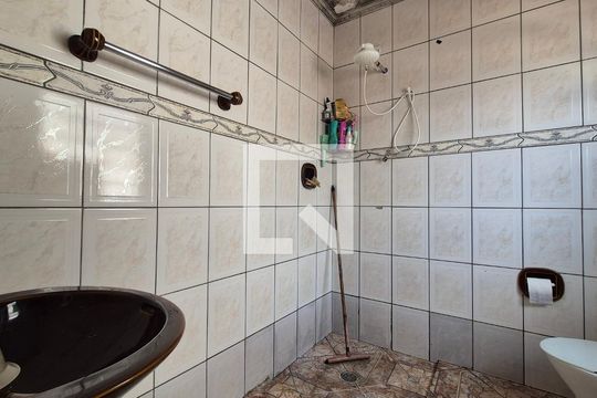 Banheiro da suíte de casa para alugar com 3 quartos, 179m² em Vila Metalúrgica, Santo André