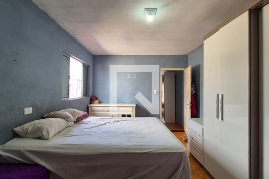 Suíte de casa para alugar com 3 quartos, 179m² em Vila Metalúrgica, Santo André