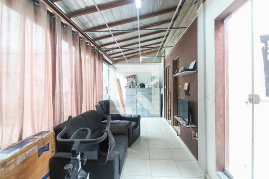Casa para alugar com 2 quartos, 110m² em Vila Bancaria, São Paulo