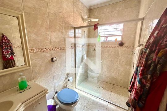 Banheiro da Suíte de casa à venda com 3 quartos, 260m² em Vila Barros, Guarulhos