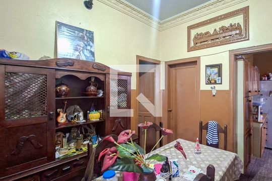 Casa à venda com 3 quartos, 300m² em Floresta, Belo Horizonte