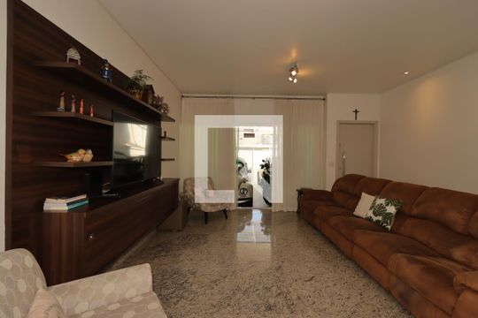 Sala de casa à venda com 3 quartos, 184m² em Pinheirinho, Santo André