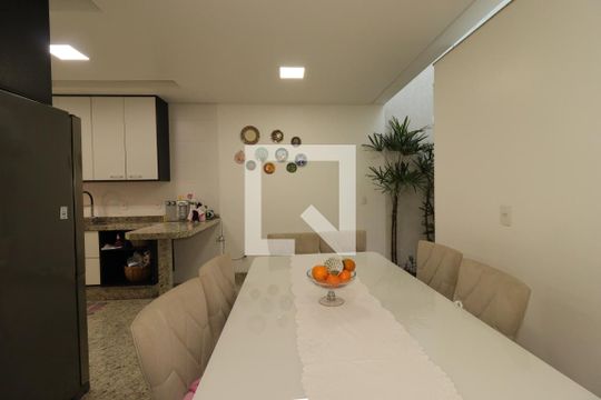 Sala de Jantar de casa à venda com 3 quartos, 184m² em Pinheirinho, Santo André