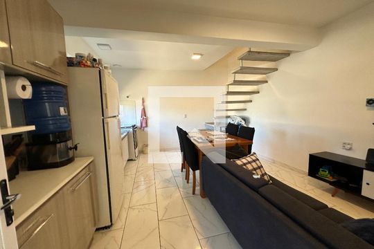 Sala/Cozinha de casa à venda com 5 quartos, 300m² em Vila Pouso Alegre, Barueri