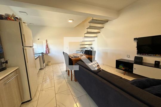 Sala/Cozinha de casa à venda com 5 quartos, 300m² em Vila Pouso Alegre, Barueri