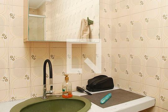 Banheiro Quarto Suíte de apartamento à venda com 1 quarto, 49m² em São João, Porto Alegre