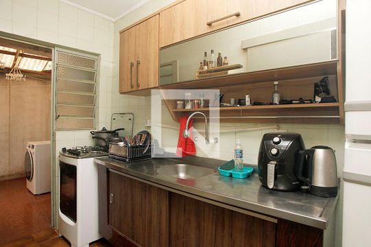 Cozinha + Área de Serviço de apartamento à venda com 1 quarto, 49m² em São João, Porto Alegre