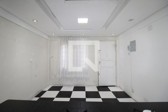 Sala de apartamento para alugar com 2 quartos, 48m² em Jardim Nélia, São Paulo