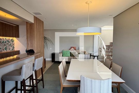 Sala de apartamento para alugar com 3 quartos, 225m² em Chácara Inglesa, São Paulo