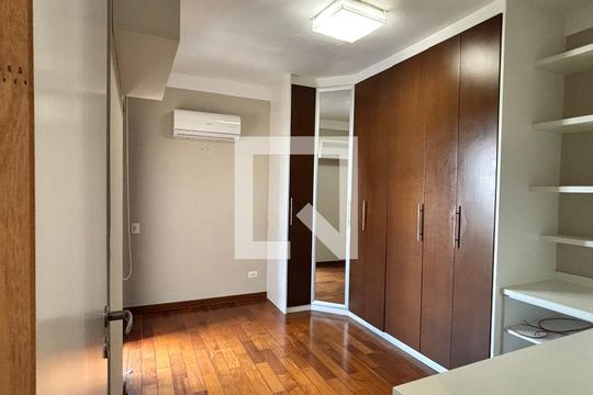 Quarto 1 de apartamento para alugar com 3 quartos, 225m² em Chácara Inglesa, São Paulo