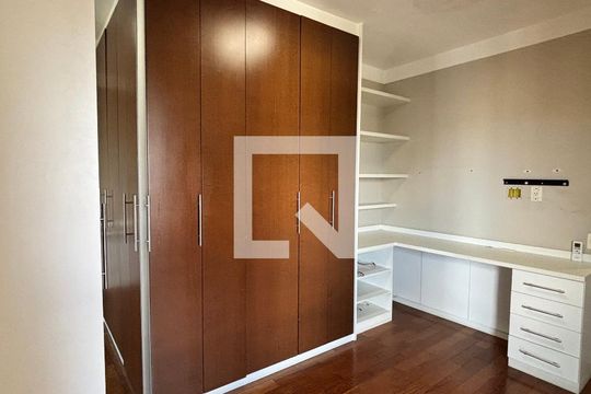 Quarto 1 de apartamento para alugar com 3 quartos, 225m² em Chácara Inglesa, São Paulo
