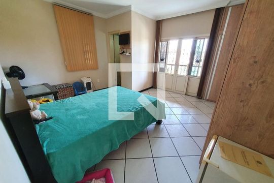 Quarto de casa à venda com 4 quartos, 197m² em Parque Xangri-lá, Contagem