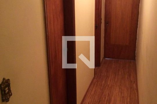 Corredor de casa à venda com 3 quartos, 187m² em Vila Regente Feijó, São Paulo