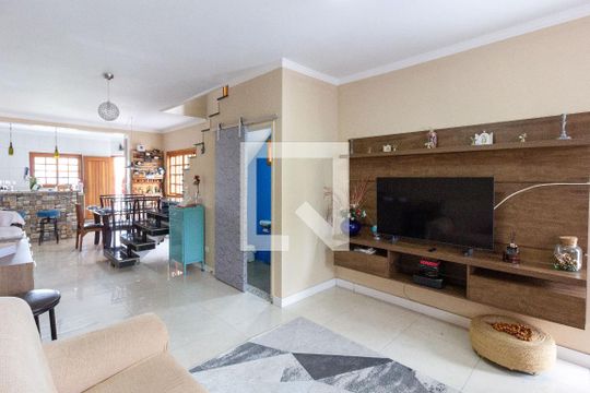 Casa à venda com 3 quartos, 260m² em Guarulhos, Guarulhos