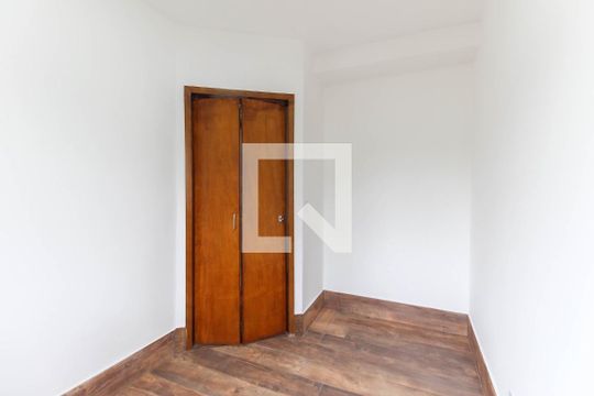 Quarto 1 de apartamento para alugar com 2 quartos, 38m² em Jardim Etelvina, São Paulo