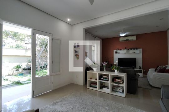 Sala de casa de condomínio à venda com 4 quartos, 319m² em Anil, Rio de Janeiro
