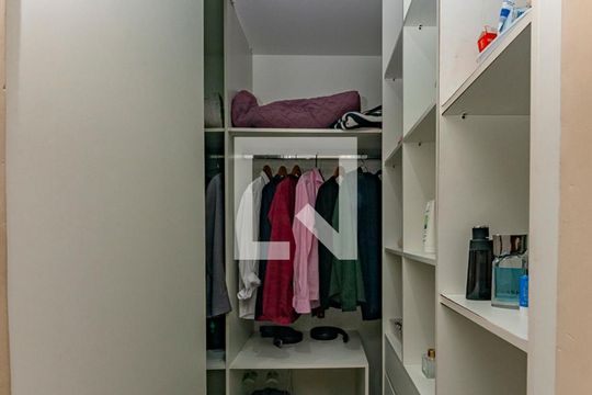 Closet da suíte de casa à venda com 5 quartos, 460m² em Cinquentenario, Belo Horizonte