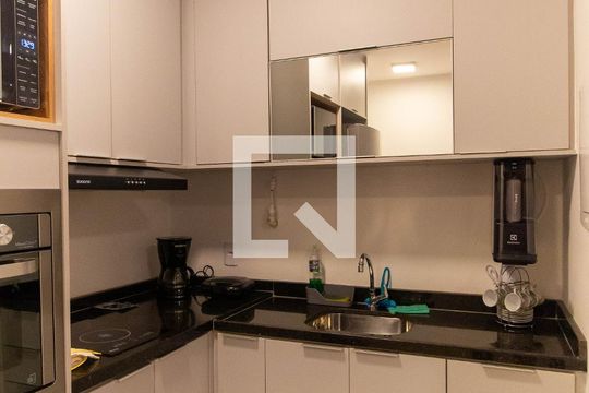 Sala/Cozinha de kitnet/studio à venda com 1 quarto, 40m² em Ingá, Niterói