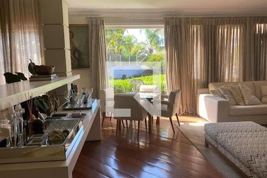 Casa à venda com 4 quartos, 586m² em Tamboré, Barueri